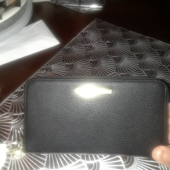 Ladies Wallet - Picture 2 of 3